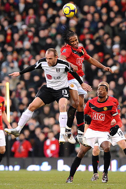 马丁内利正 马丁内利正